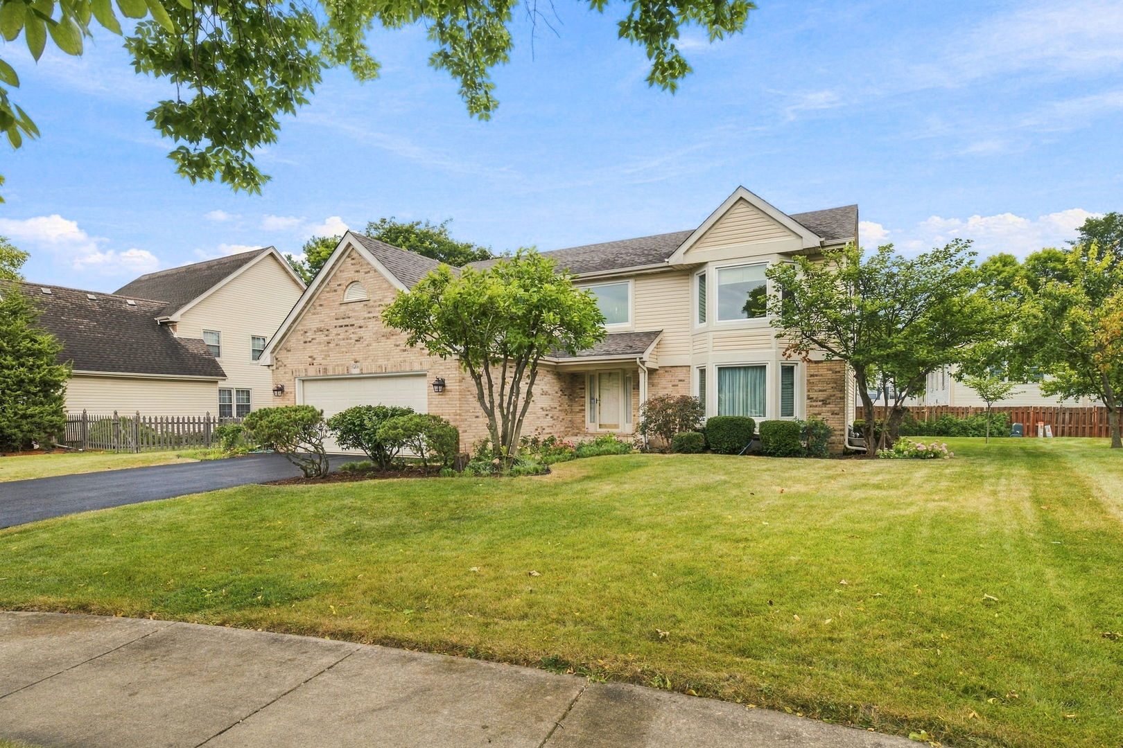 1011 E Amberwood Circle Property Photo 1