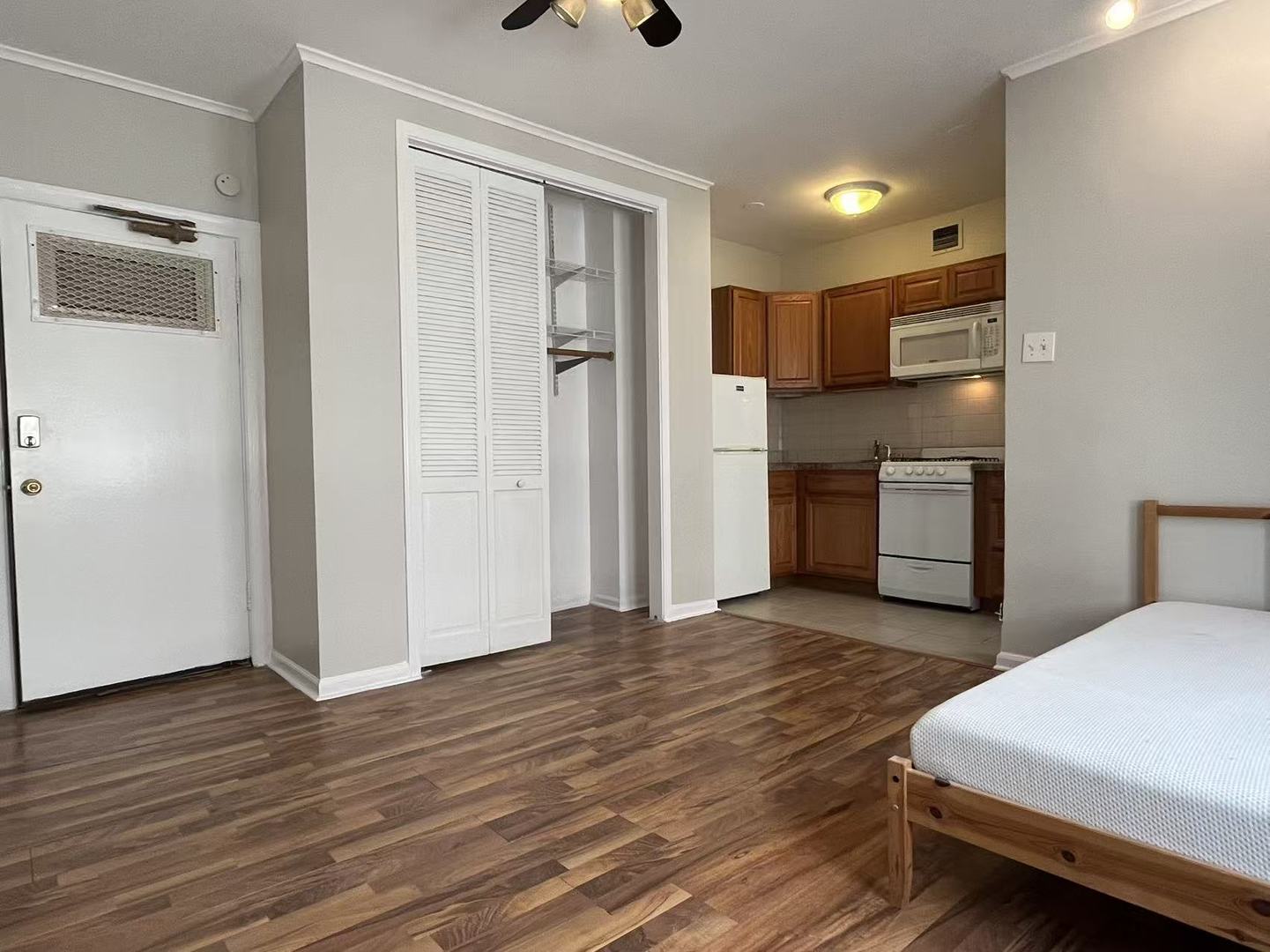 5135 S Kenwood Avenue 406 Property Photo 5