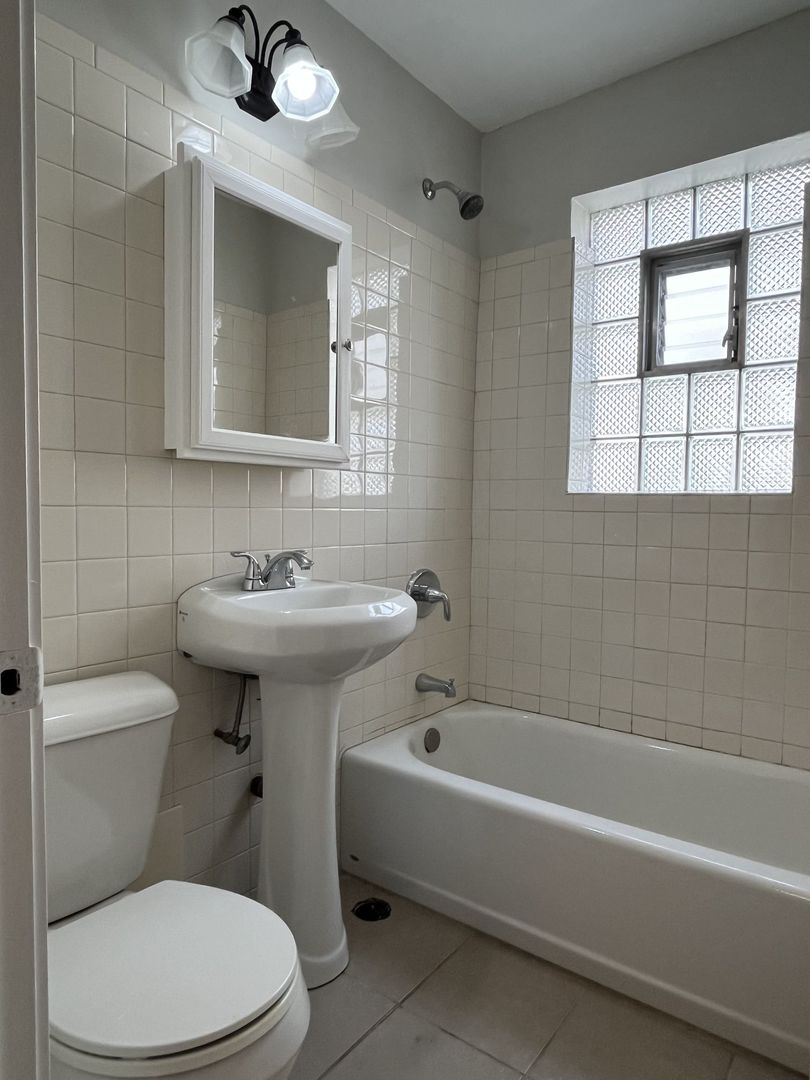 5135 S Kenwood Avenue 406 Property Photo 17