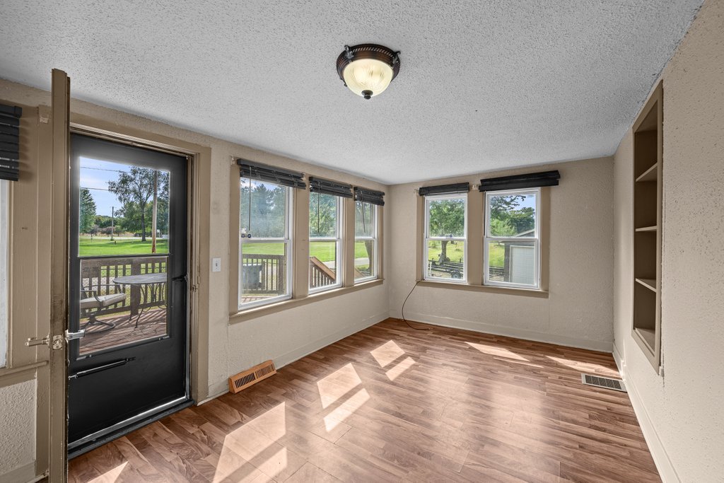 1003 2nd Avenue Property Photo 17