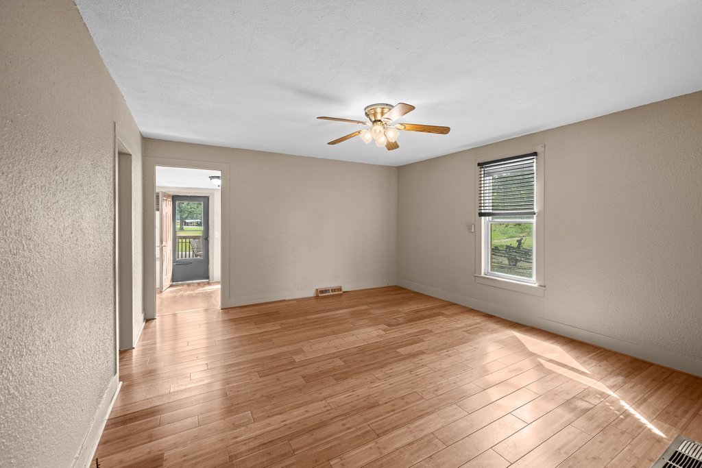 1003 2nd Avenue Property Photo 22