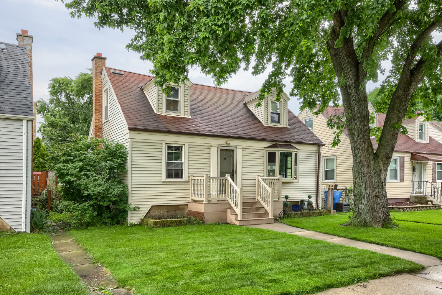 10743 S Kedzie Avenue Property Photo 2