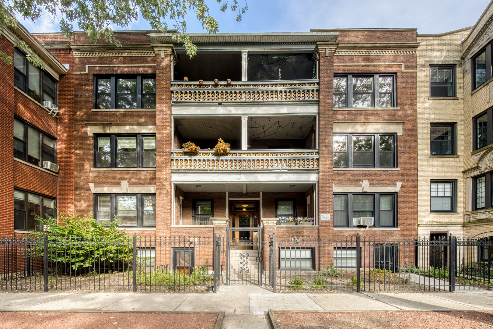 5627 N Wayne Avenue G Property Photo 1