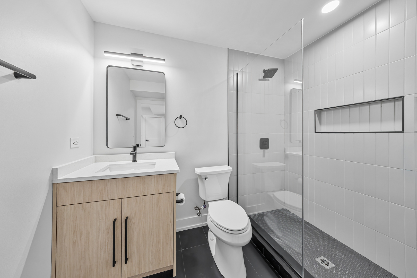 5627 N Wayne Avenue G Property Photo 10
