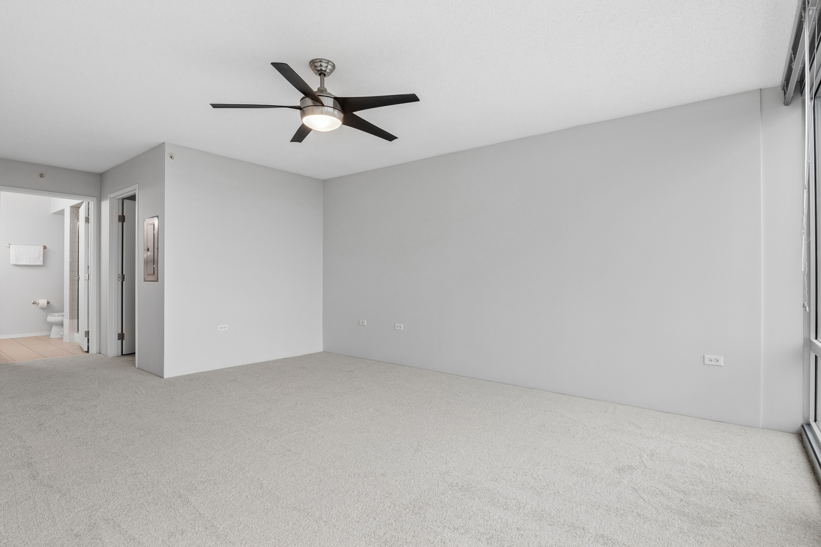 9715 Woods Drive 1710 Property Photo 16