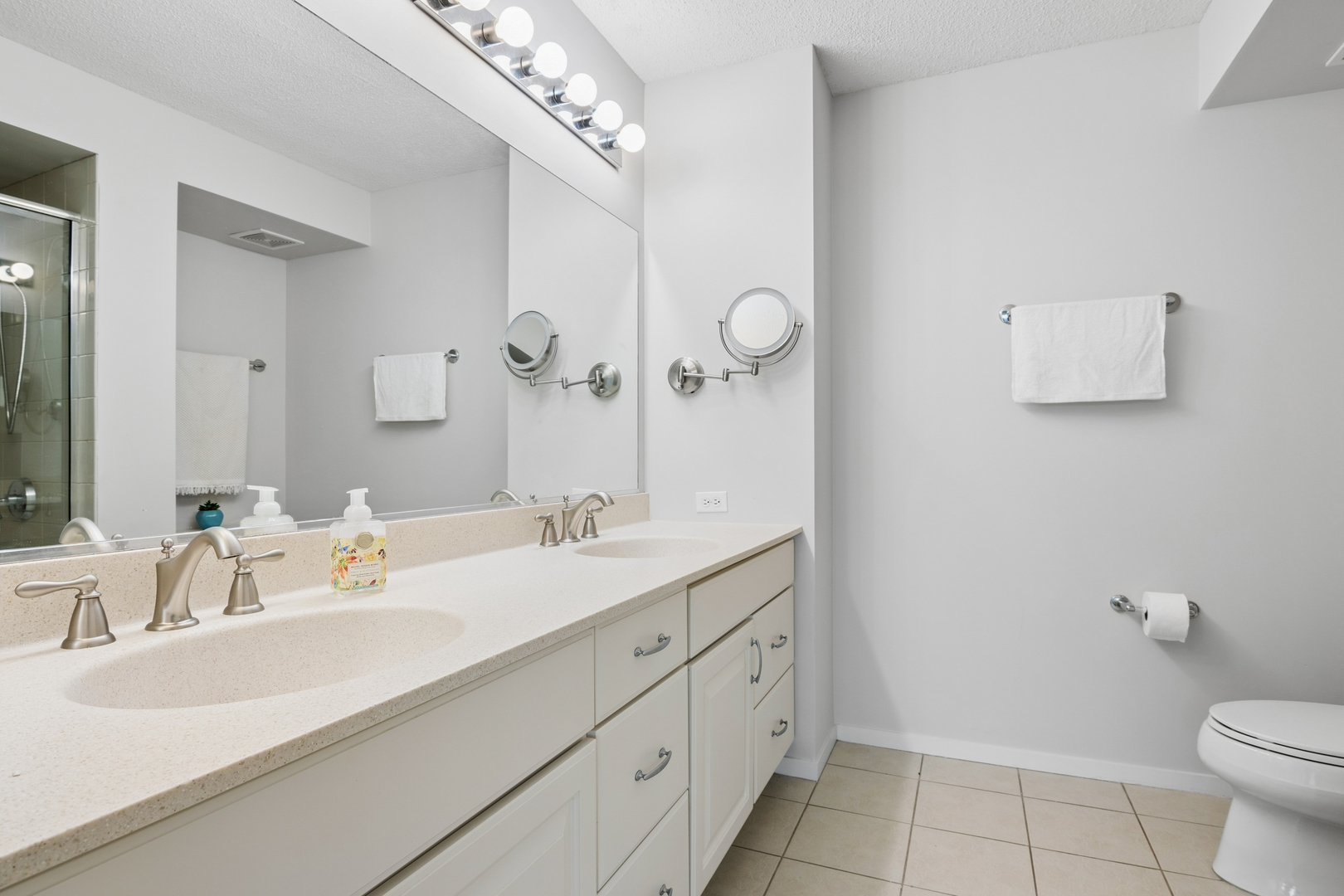 9715 Woods Drive 1710 Property Photo 17