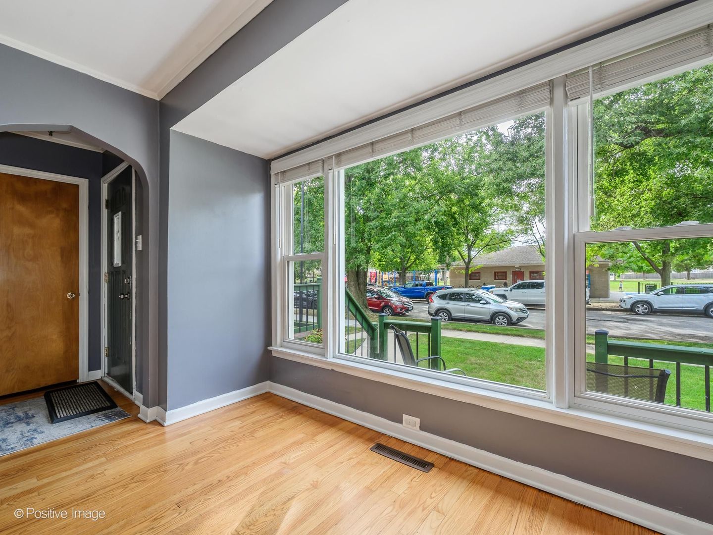 10713 S Sawyer Avenue Property Photo 3