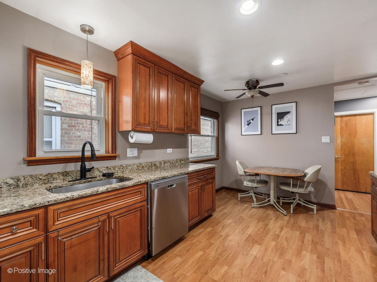 10713 S Sawyer Avenue Property Photo 10