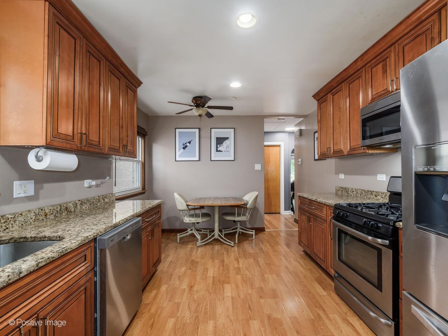 10713 S Sawyer Avenue Property Photo 11