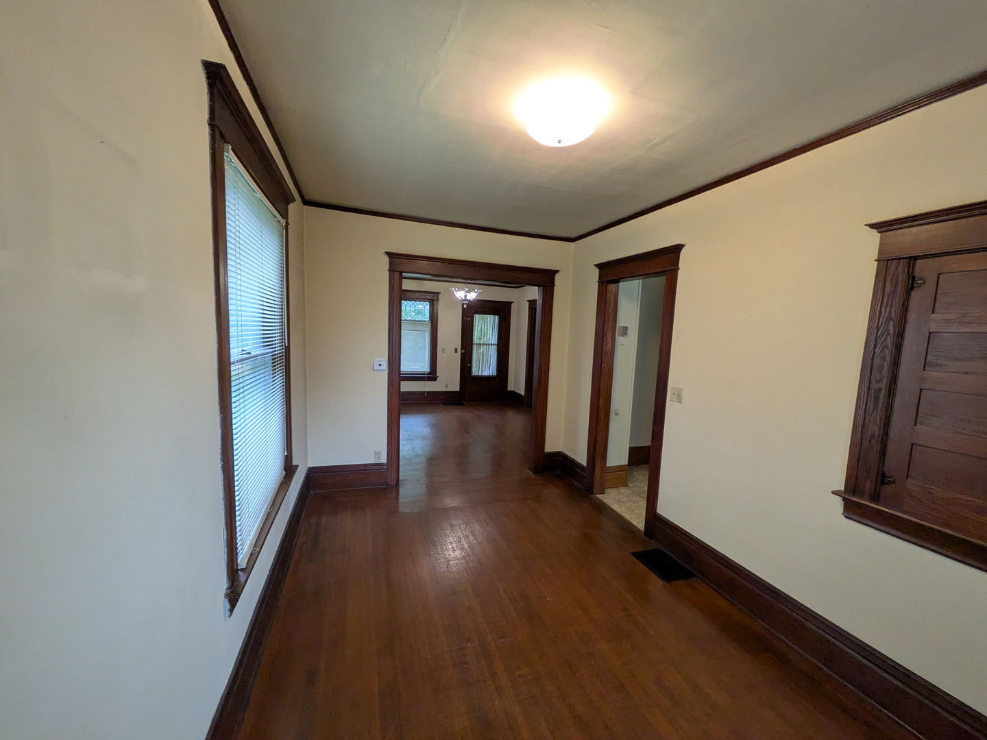 208 N Commercial Street Property Photo 12