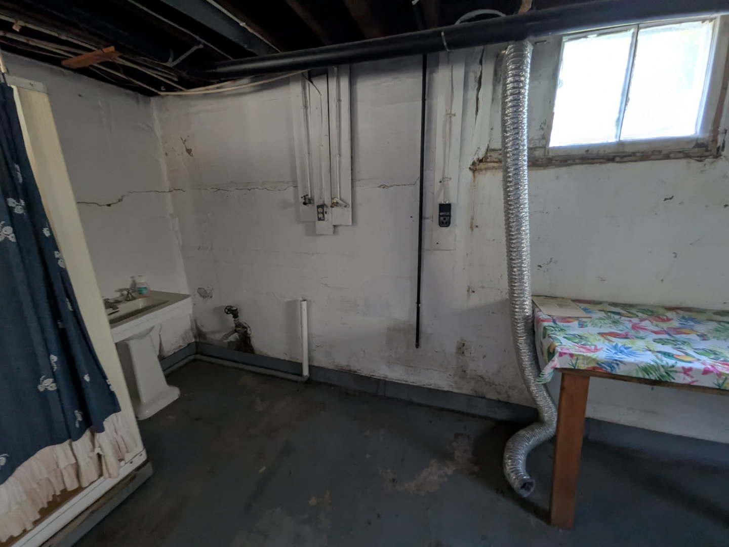 208 N Commercial Street Property Photo 19