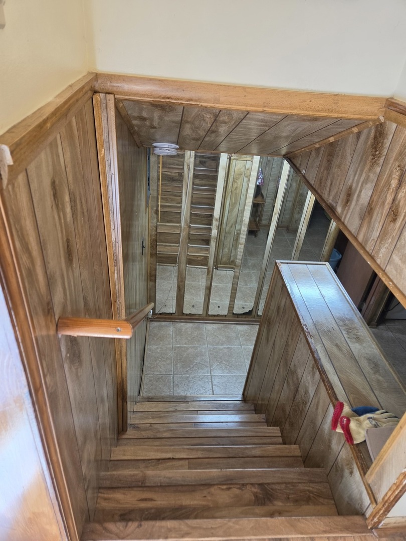 2033 N La Crosse Avenue Property Photo 14