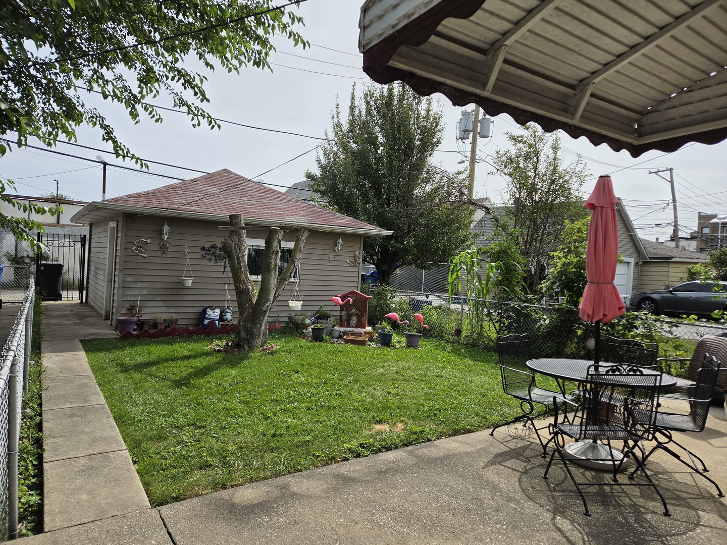 2033 N La Crosse Avenue Property Photo 19