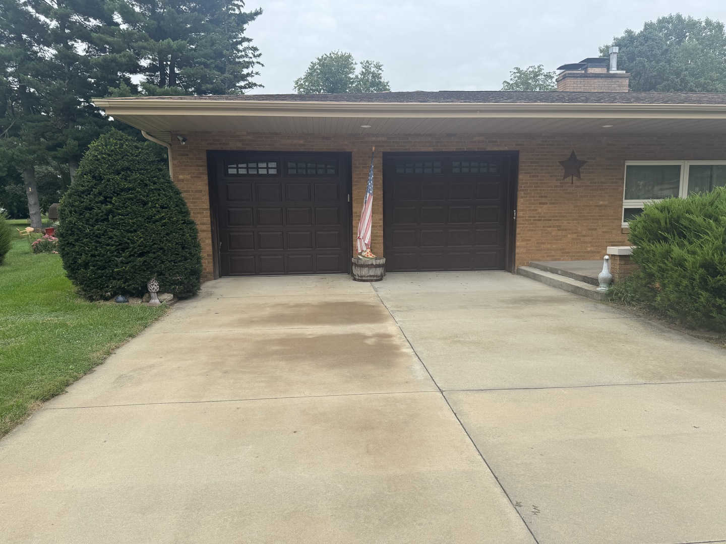 110 N West Street Property Photo 4