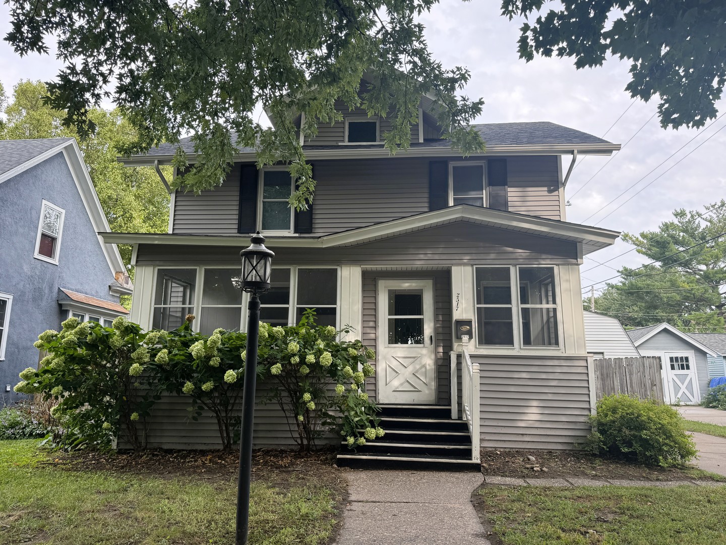2517 Arlington Avenue Property Photo 1