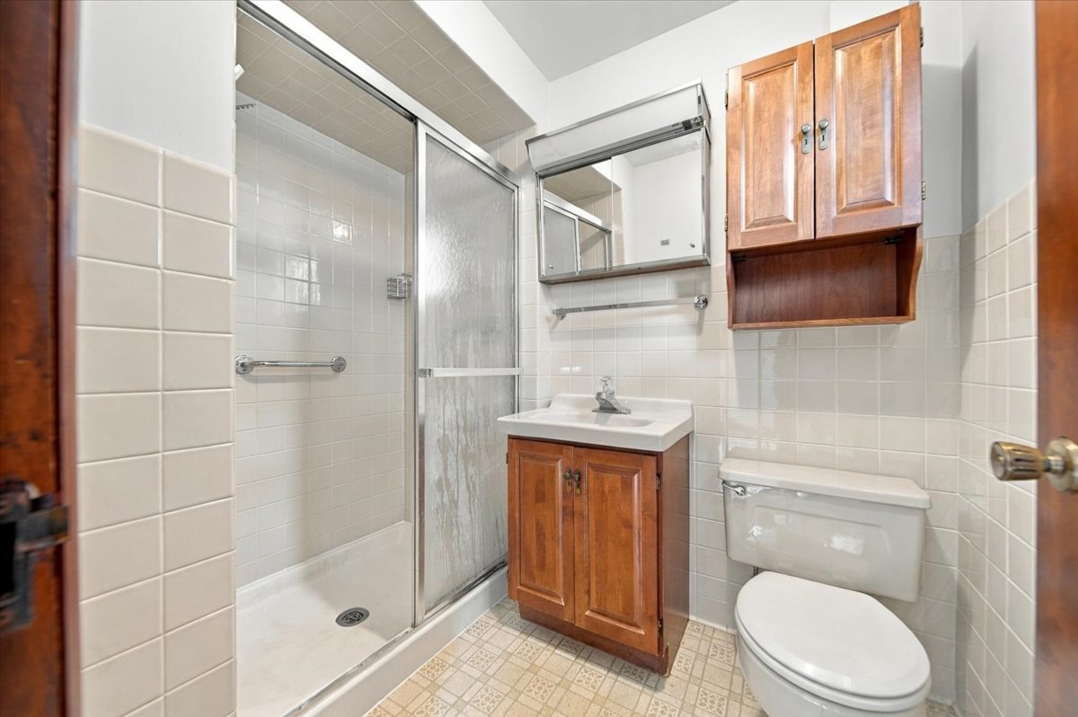 310 E Dixon Street Property Photo 12