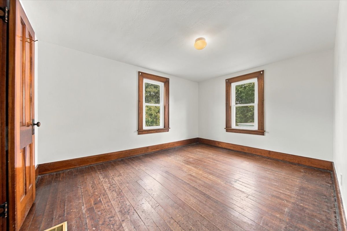 310 E Dixon Street Property Photo 19