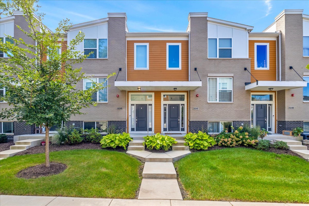 3s547 Everton Drive