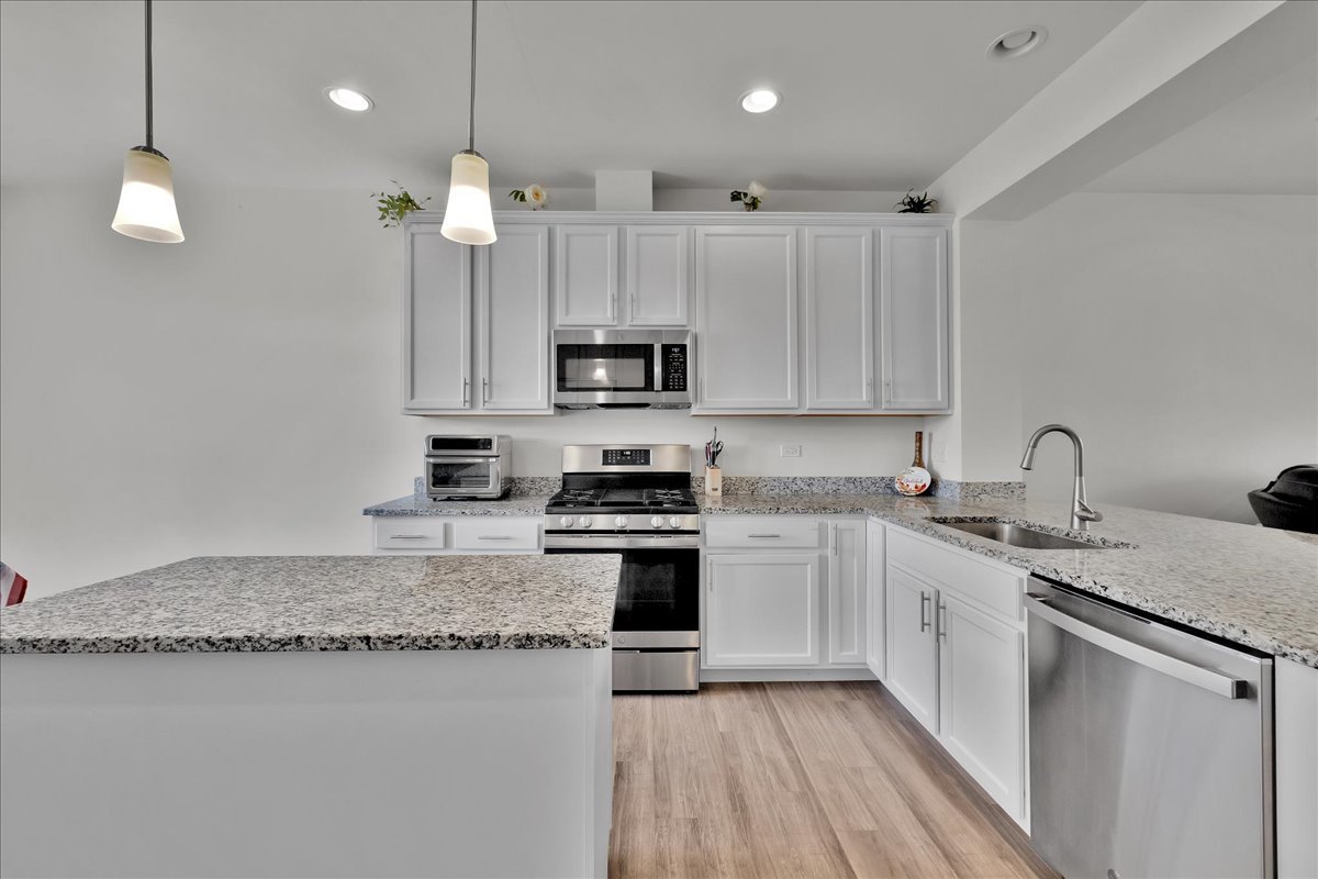 3s547 Everton Drive Property Photo 3