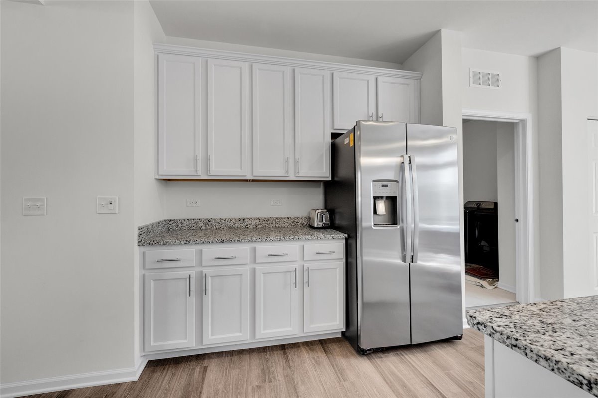 3s547 Everton Drive Property Photo 4