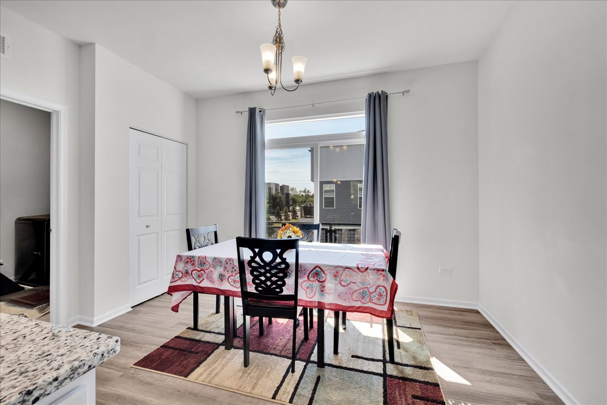 3s547 Everton Drive Property Photo 6