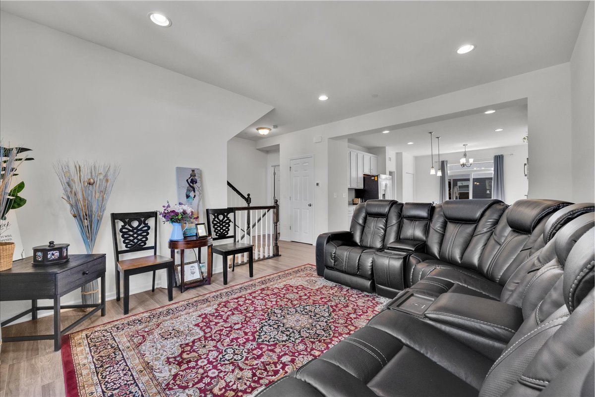 3s547 Everton Drive Property Photo 7