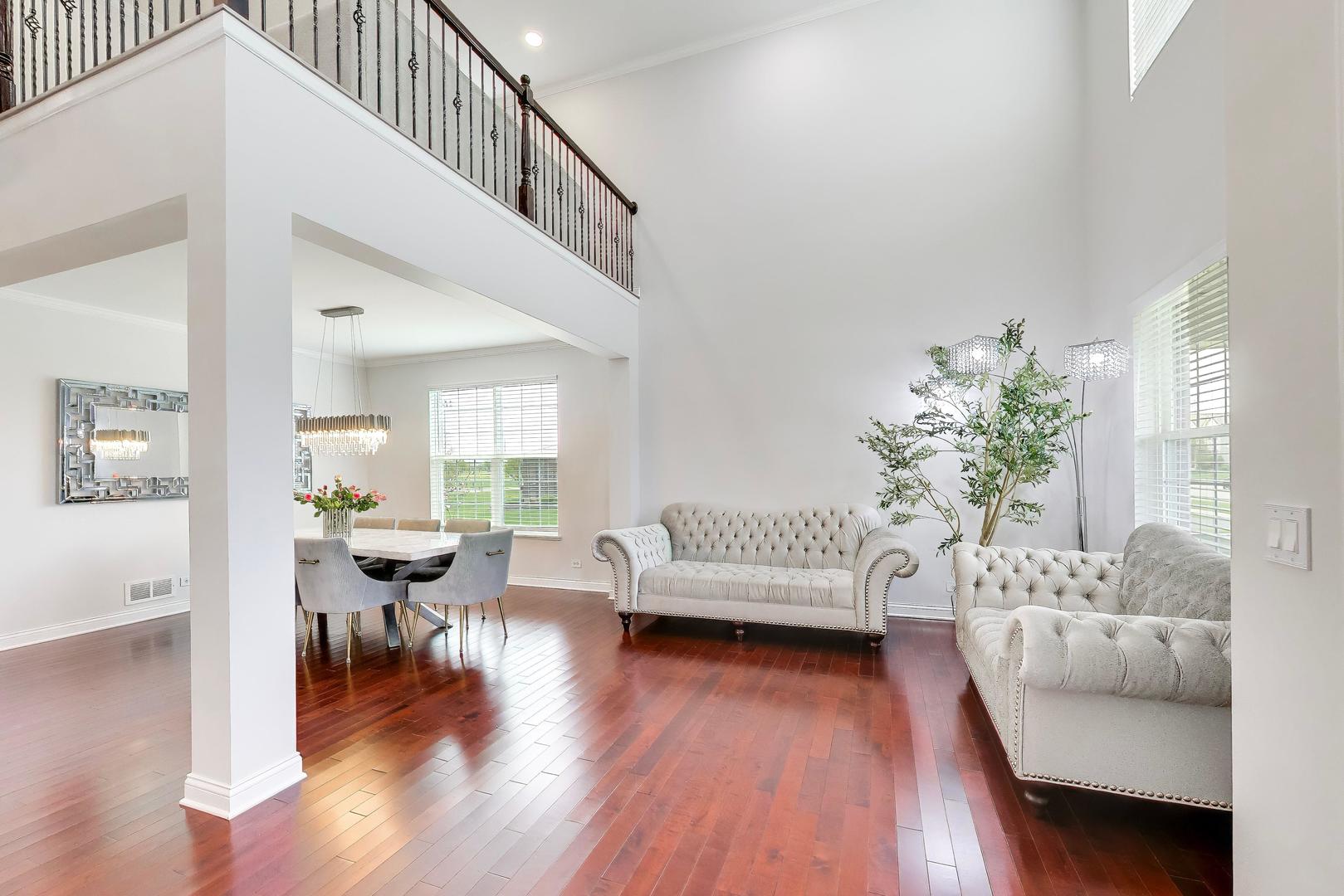 8880 Pearsall Drive Property Photo 3