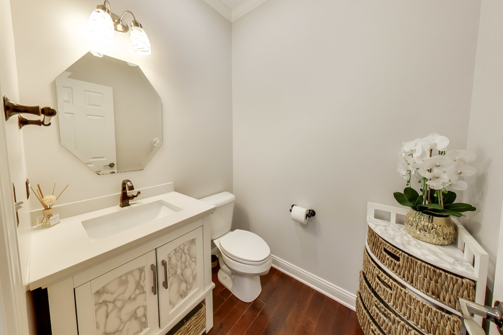 8880 Pearsall Drive Property Photo 14
