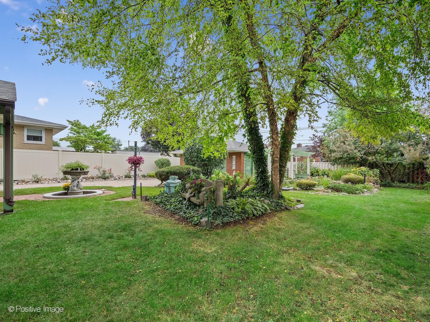 4613 W 105th Street Property Photo 25