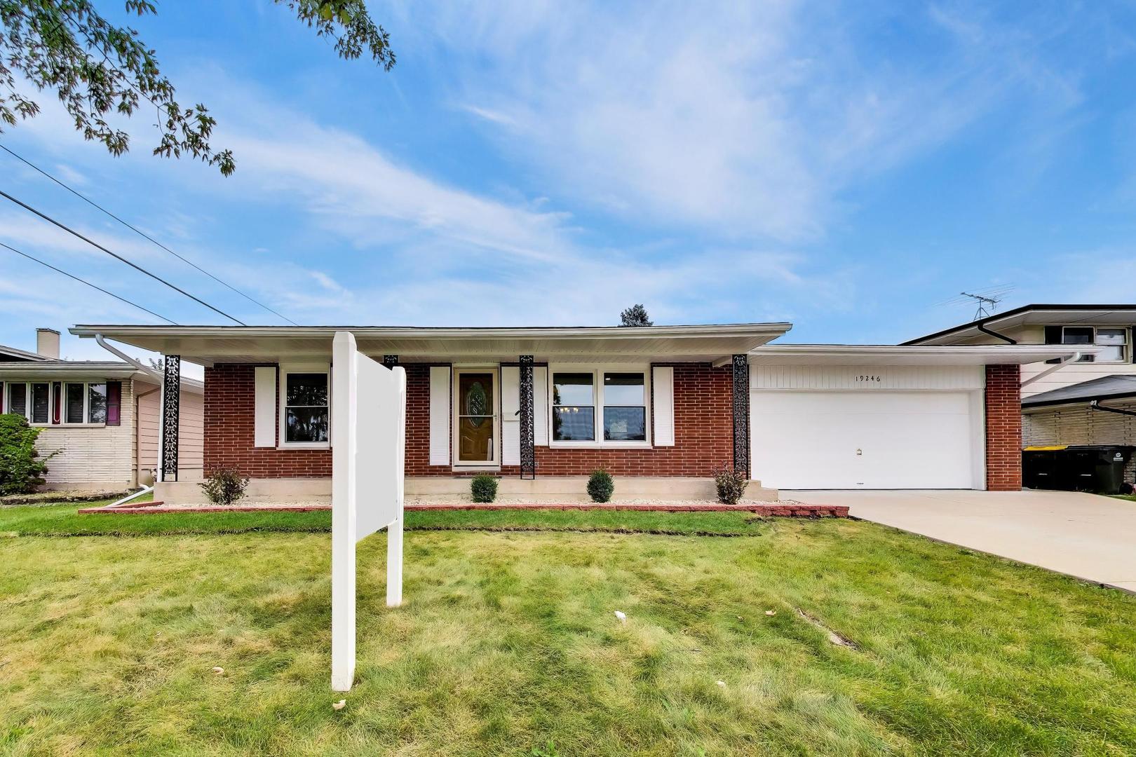 19246 Oakwood Avenue Property Photo 1