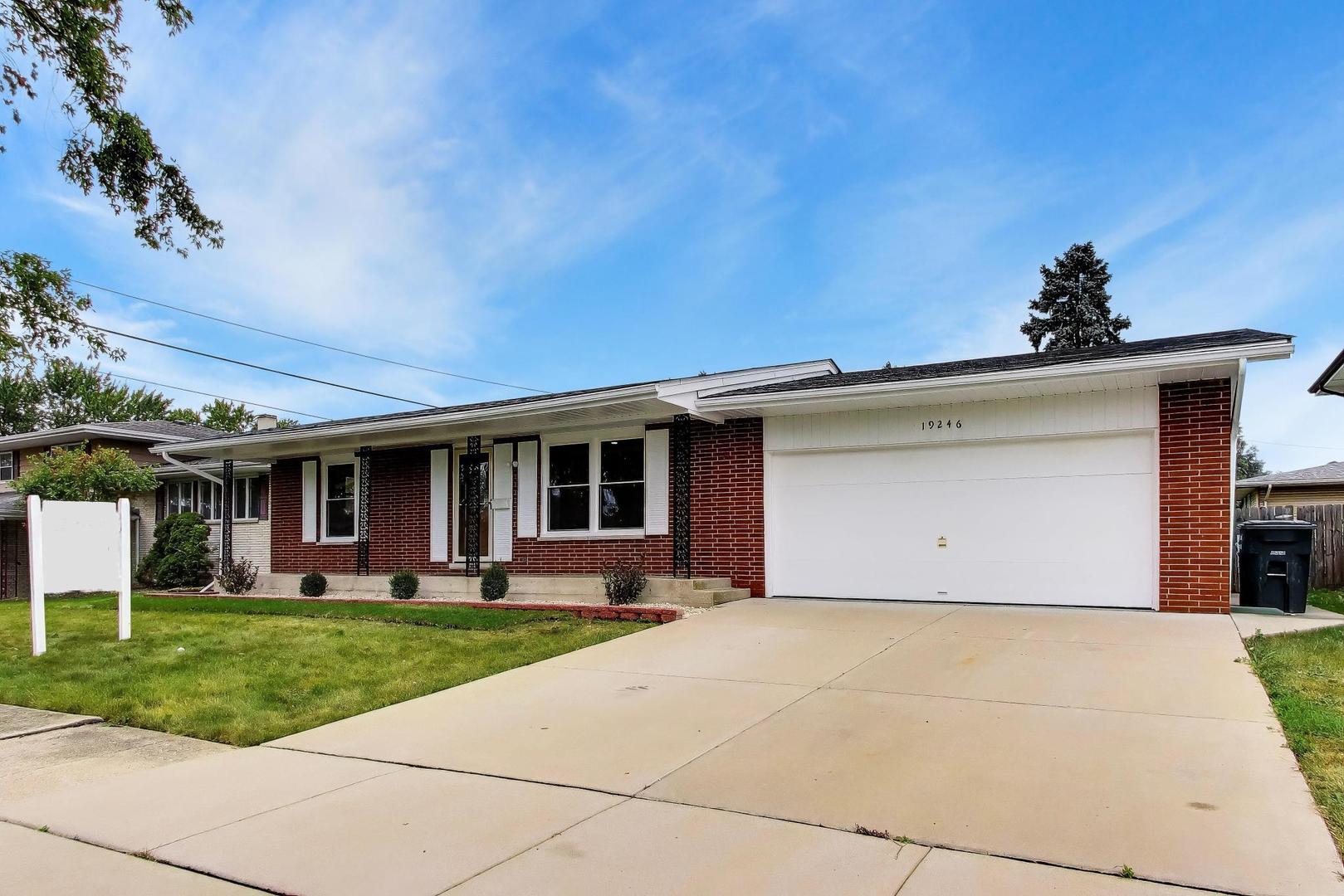 19246 Oakwood Avenue Property Photo 2