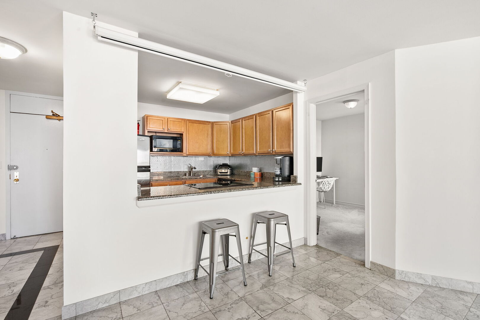 525 W Hawthorne Place 1102 Property Photo 12