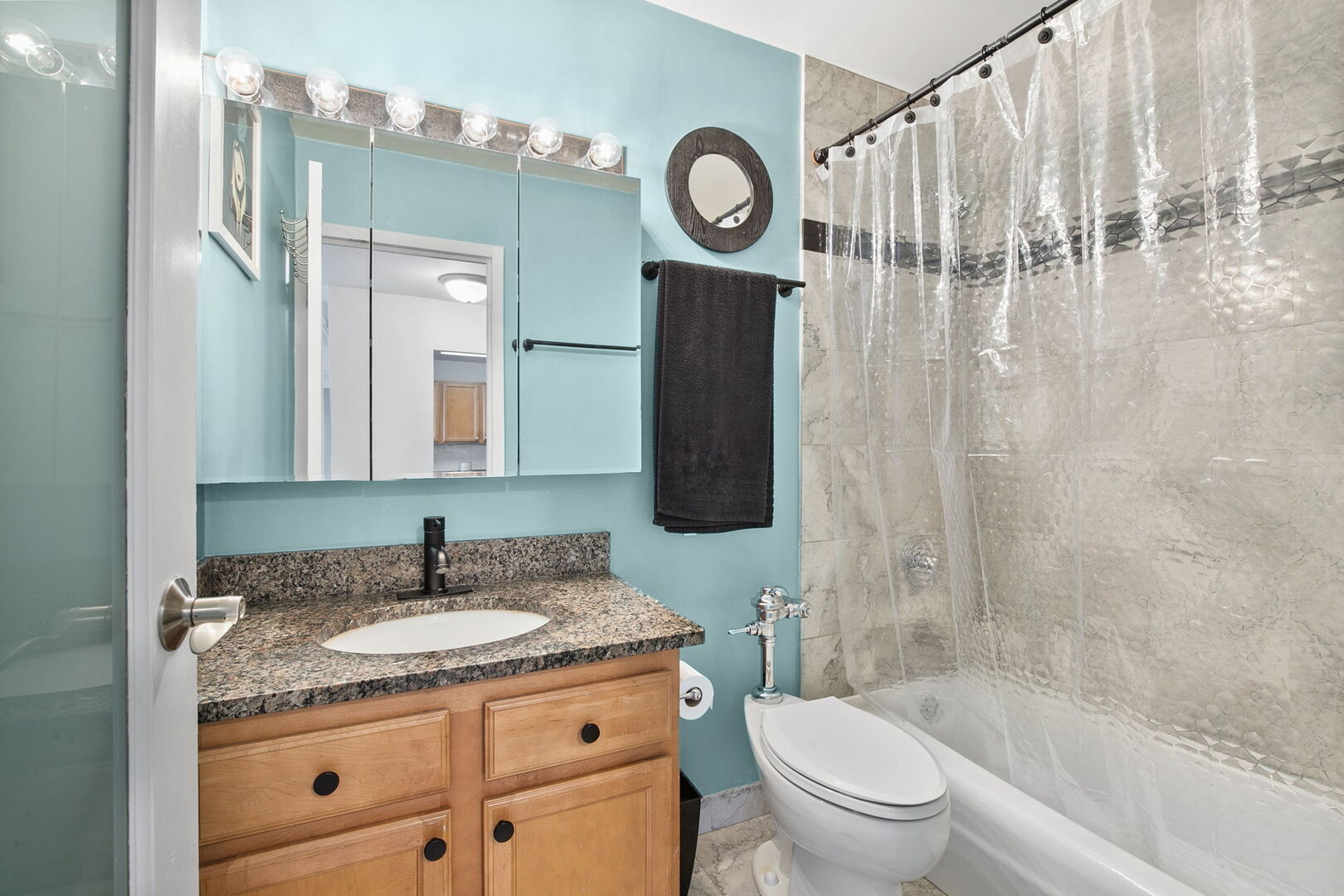 525 W Hawthorne Place 1102 Property Photo 18