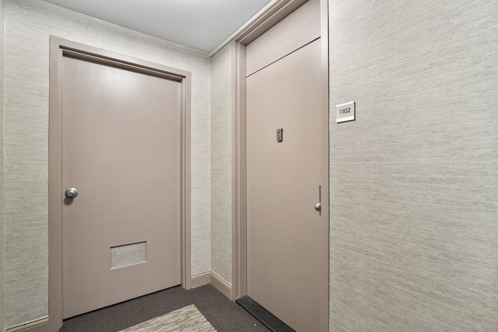 525 W Hawthorne Place 1102 Property Photo 24