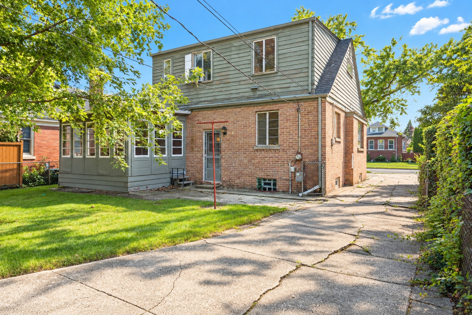 1807 N 78th Court Property Photo 4
