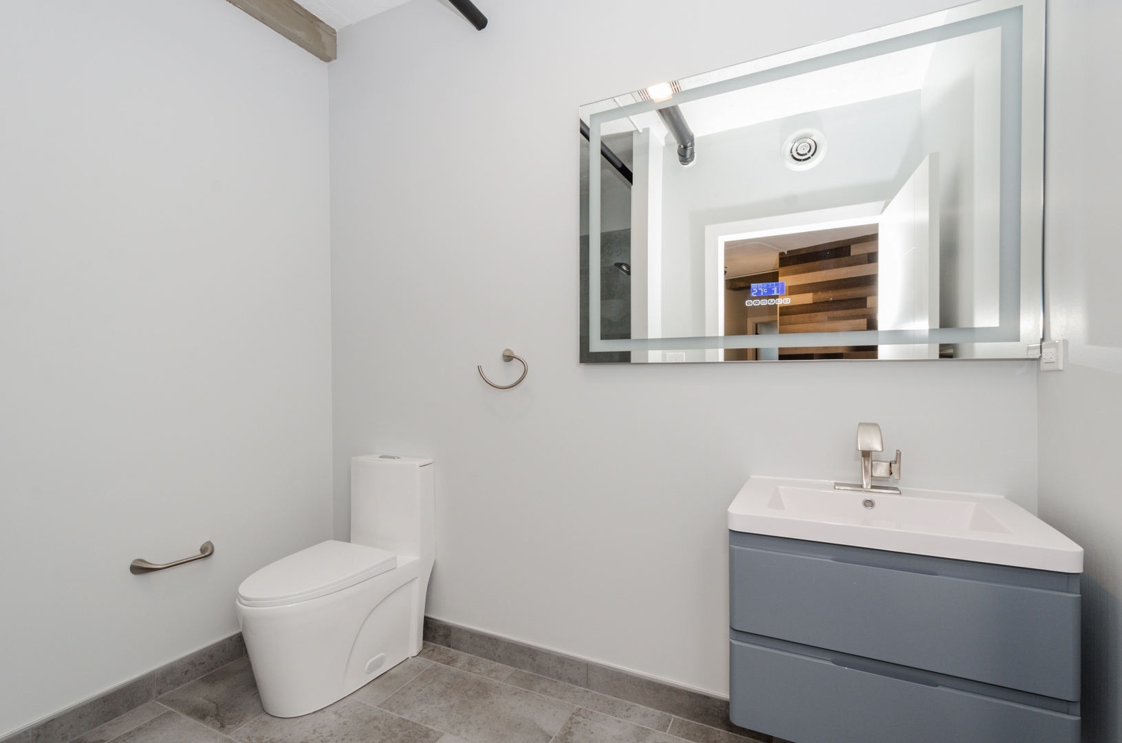 7645 N Sheridan Road 413 Property Photo 8