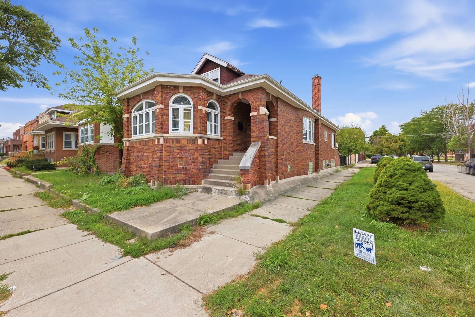5700 S Maplewood Avenue Property Photo 1