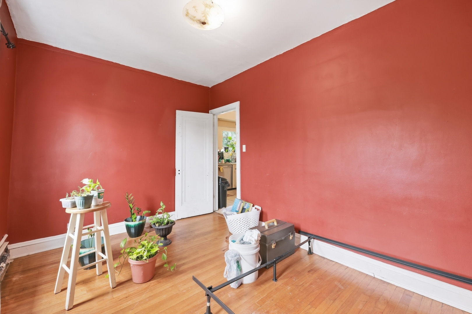 5700 S Maplewood Avenue Property Photo 10