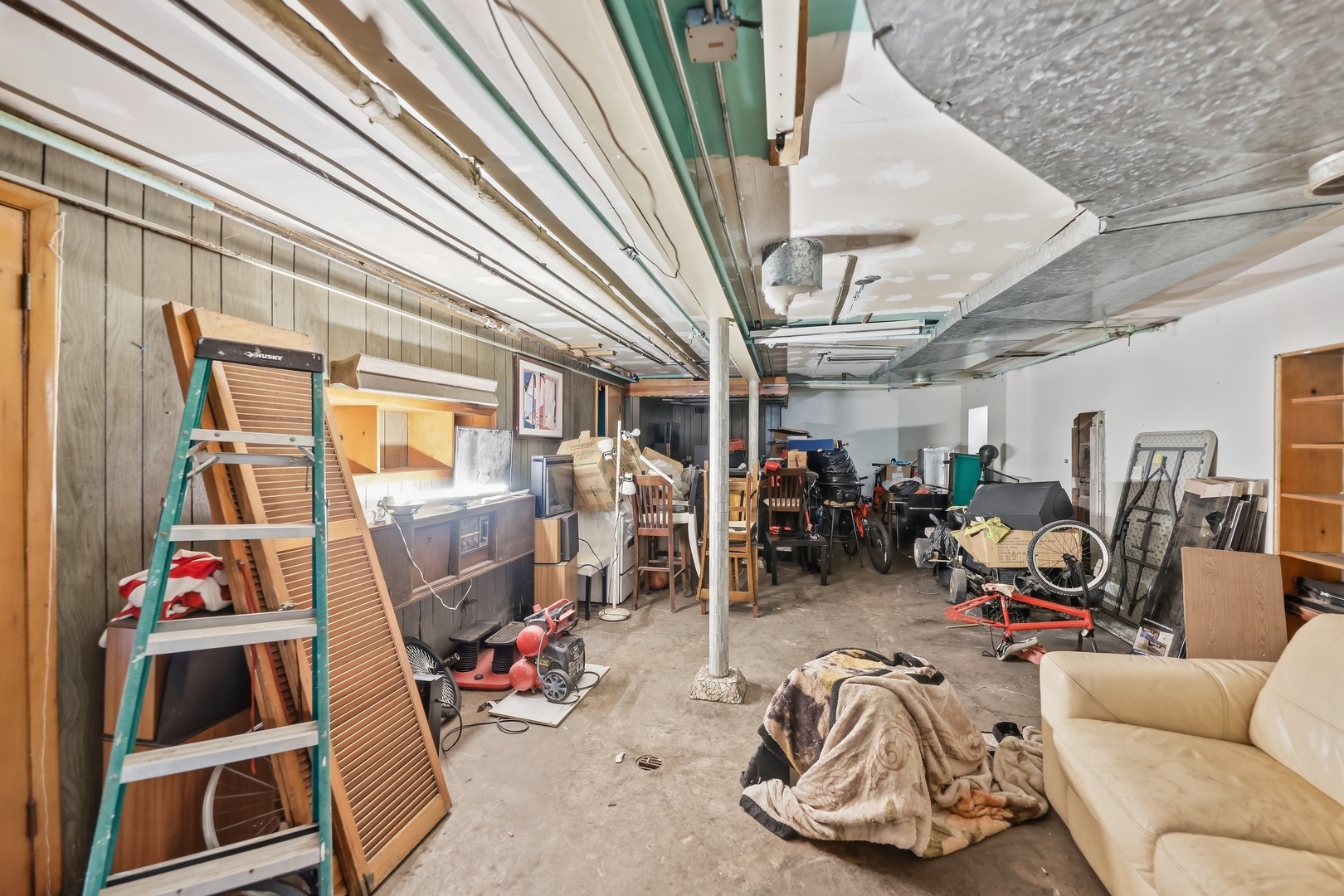 5700 S Maplewood Avenue Property Photo 14