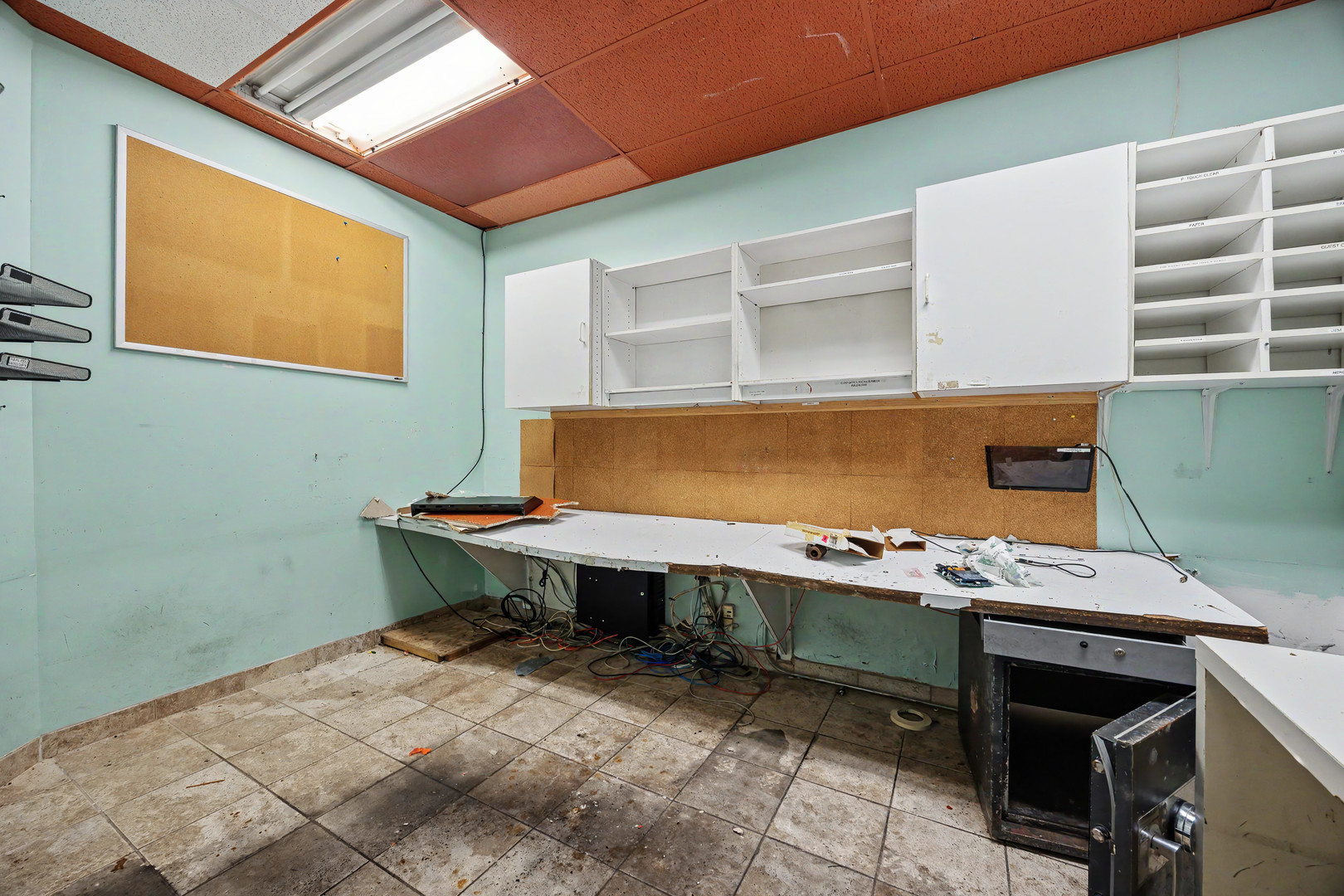 604 N Milwaukee Avenue Property Photo 13