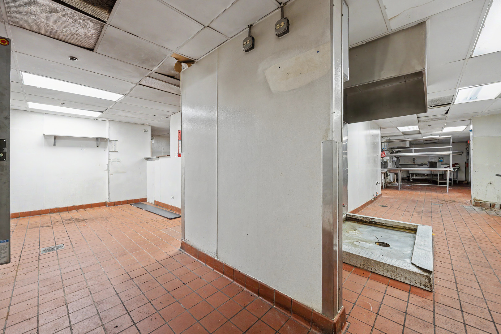 604 N Milwaukee Avenue Property Photo 16