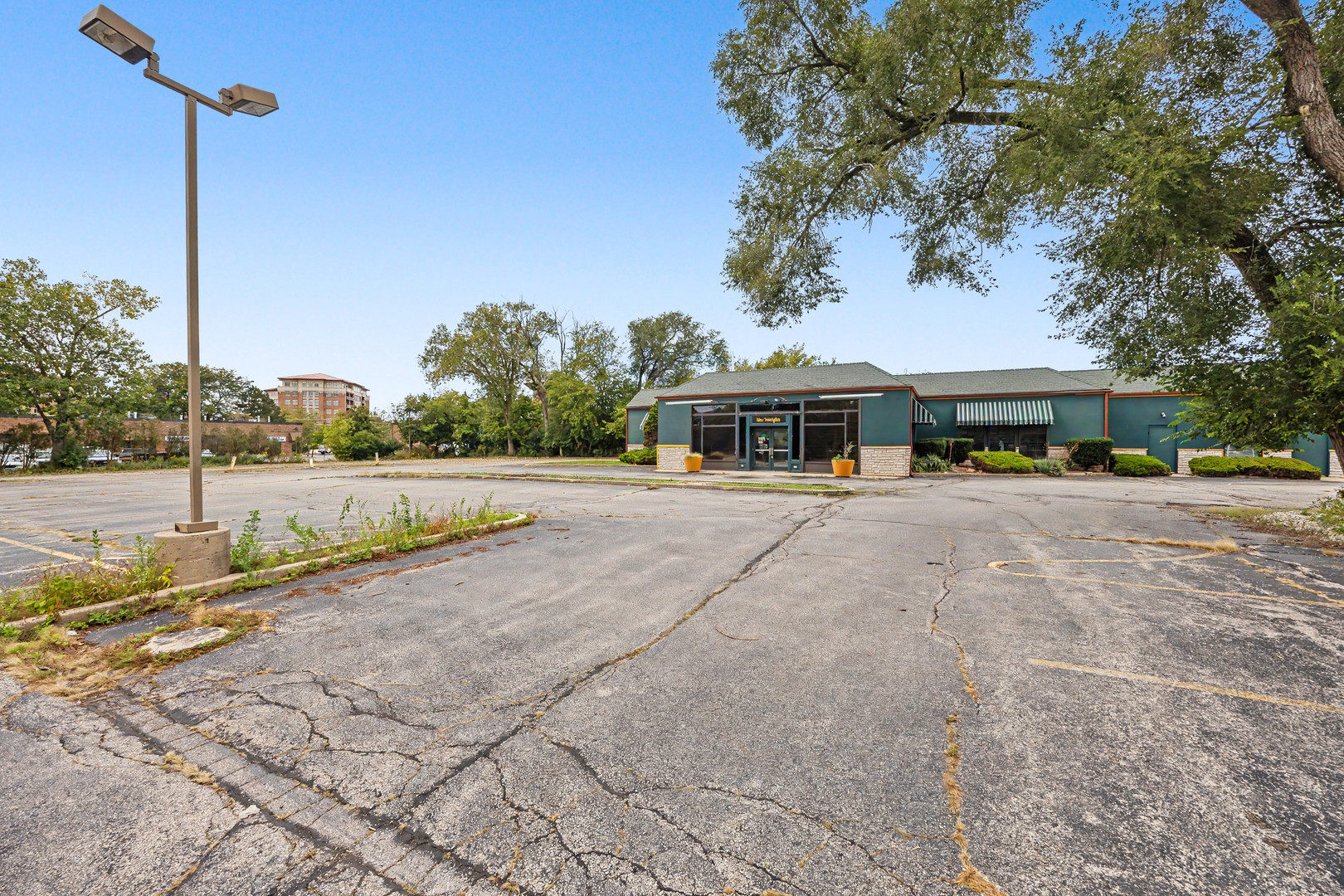 604 N Milwaukee Avenue Property Photo 34
