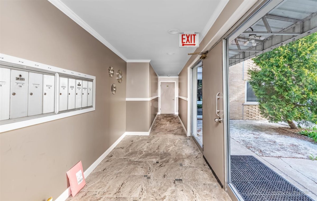1610 W Jarvis Avenue Aa Property Photo 2