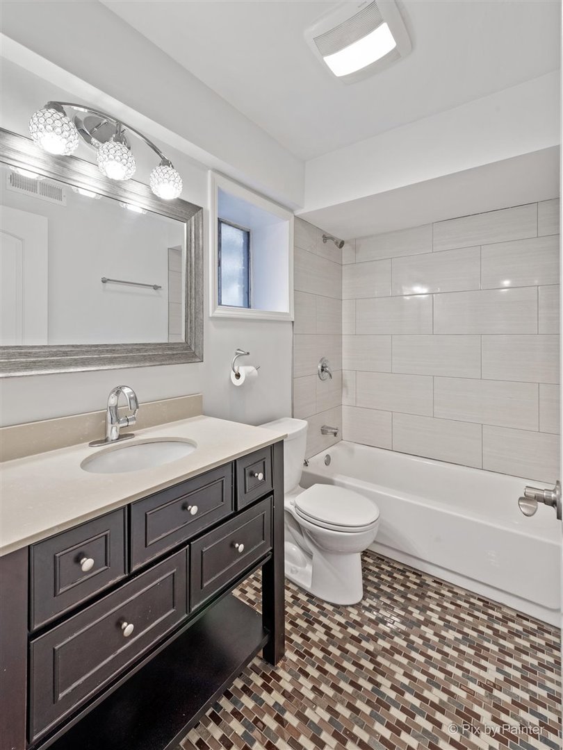 1610 W Jarvis Avenue Aa Property Photo 12