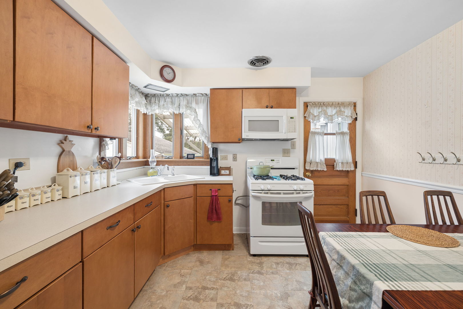 12761317 Property Photo 6
