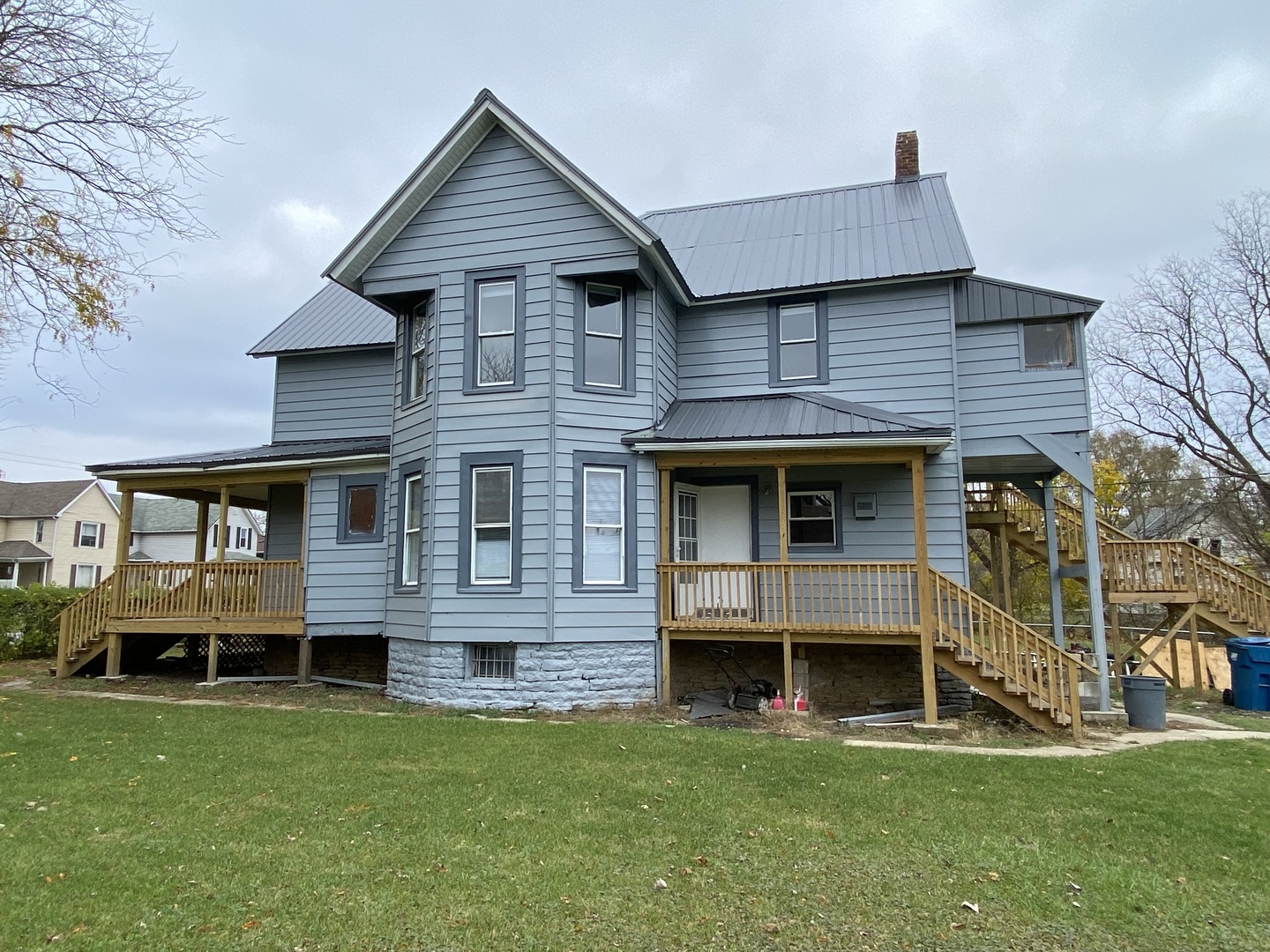 942 N Schuyler Avenue 2 Property Photo 1