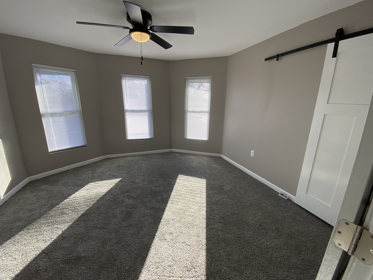 942 N Schuyler Avenue 2 Property Photo 8