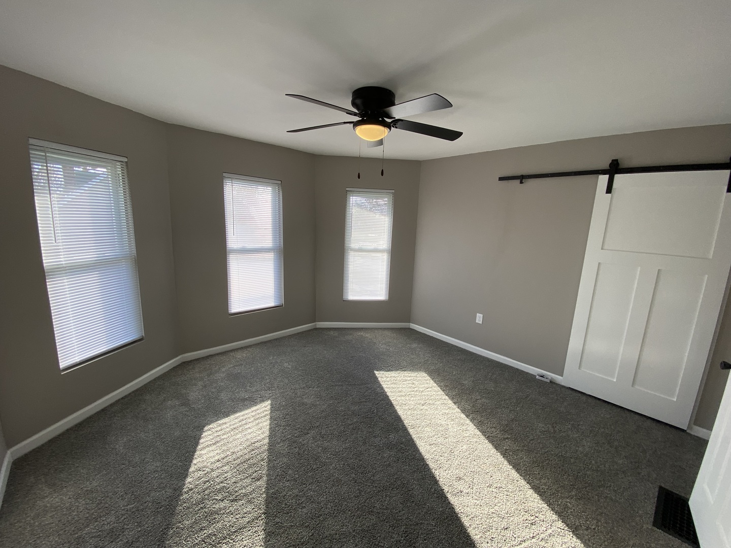 942 N Schuyler Avenue 2 Property Photo 10