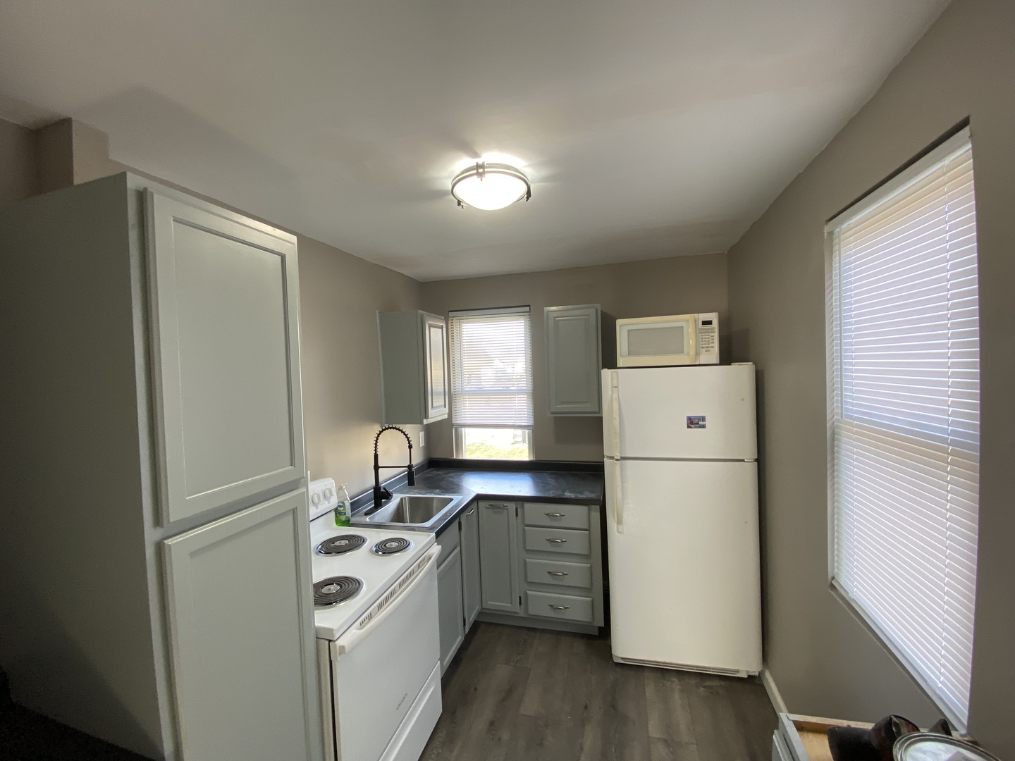 942 N Schuyler Avenue 2 Property Photo 14