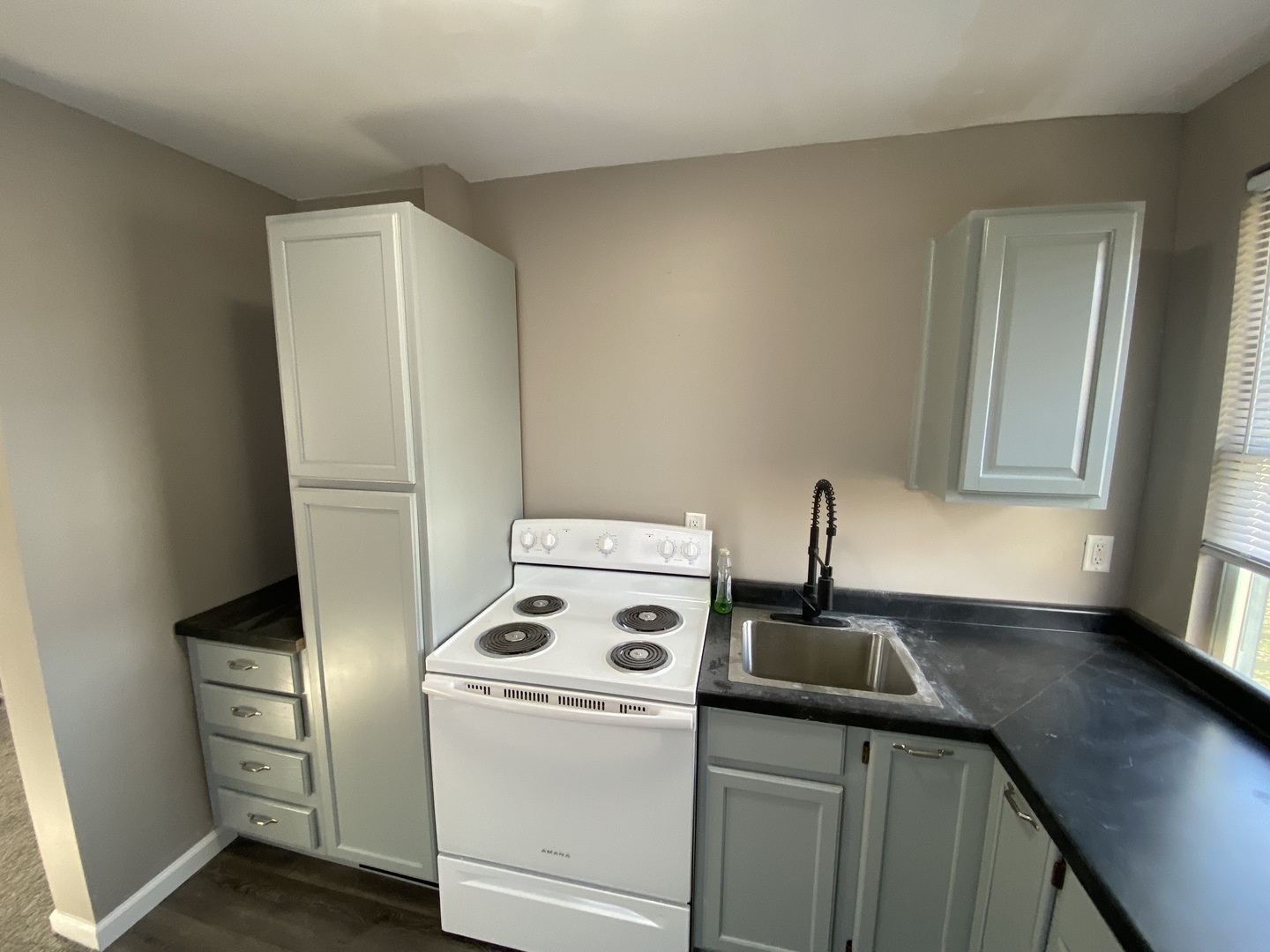 942 N Schuyler Avenue 2 Property Photo 15